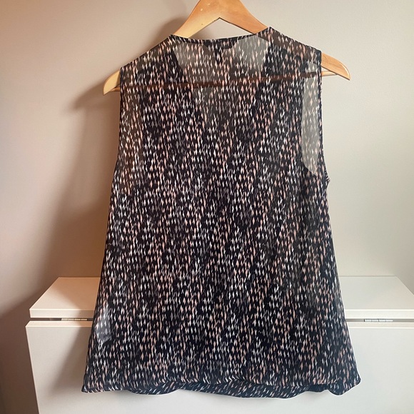 Banana Republic Factory sleeveless sheer top. - Picture 4 of 4
